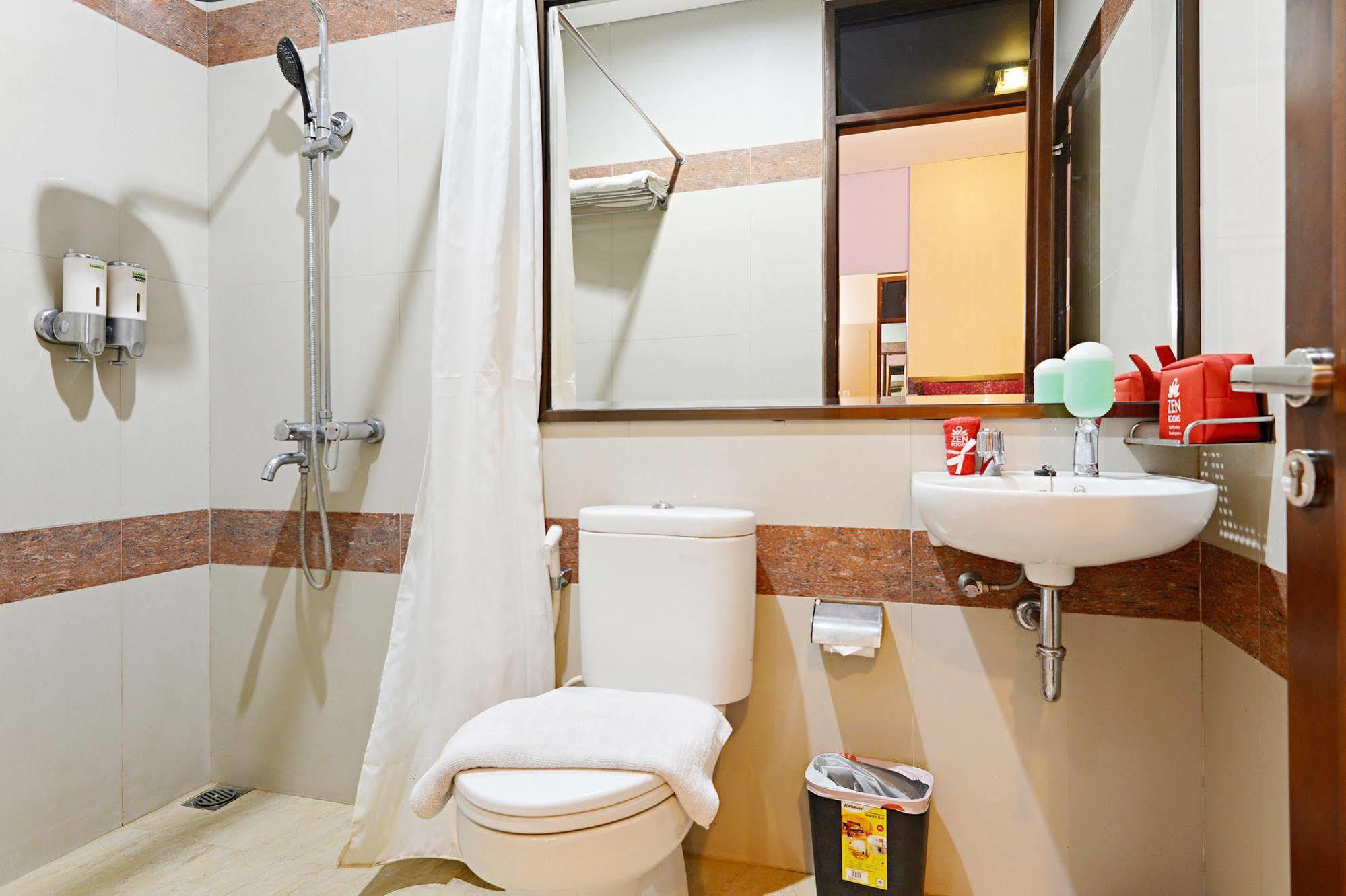 Zen Rooms Riau Natuna 万隆 外观 照片