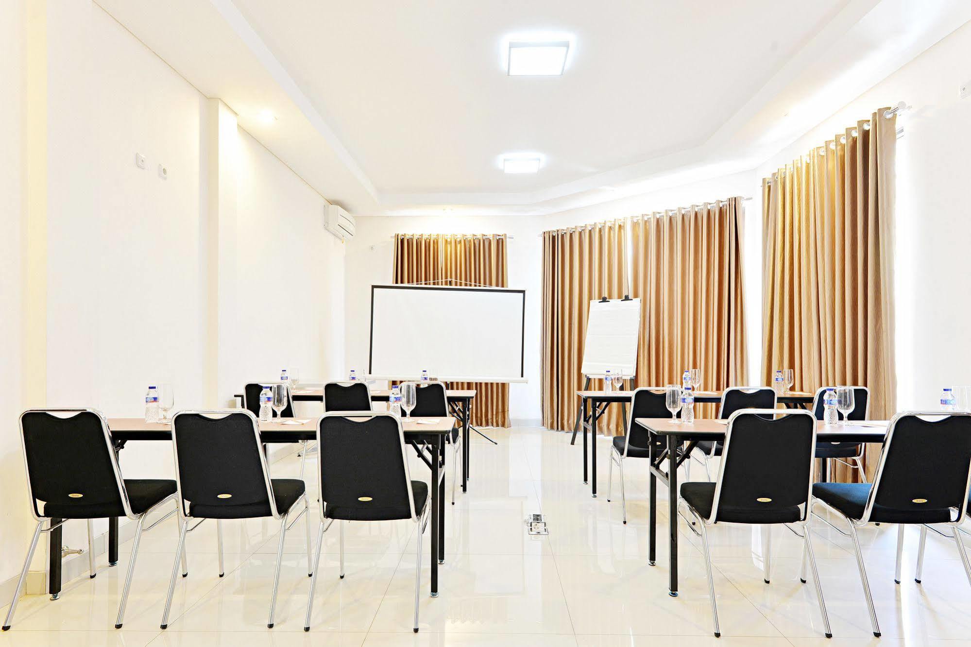 Zen Rooms Riau Natuna 万隆 外观 照片