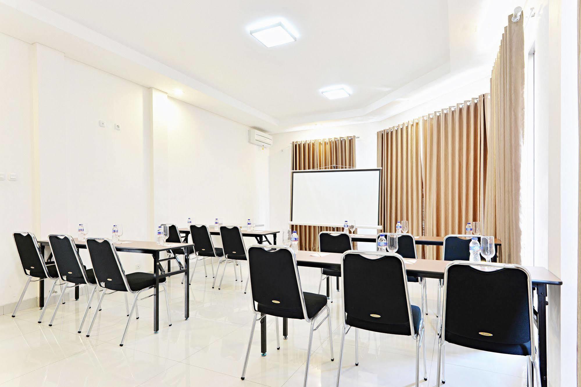 Zen Rooms Riau Natuna 万隆 外观 照片